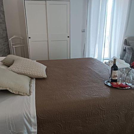 Casa Rosamari - Su Lago Di Posta Fibreno, Appartamento Con Camino المظهر الخارجي الصورة