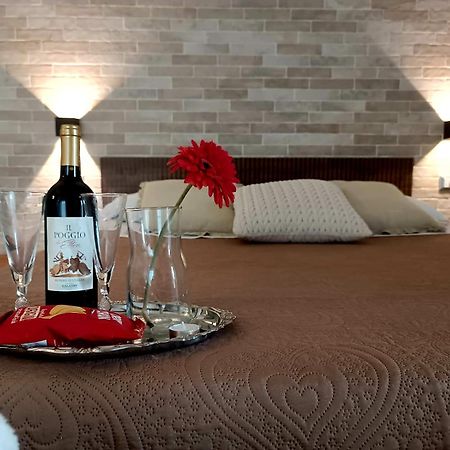 Casa Rosamari - Su Lago Di Posta Fibreno, Appartamento Con Camino المظهر الخارجي الصورة