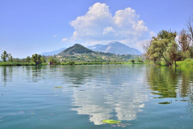 Casa Rosamari - Su Lago Di Posta Fibreno, Appartamento Con Camino المظهر الخارجي الصورة