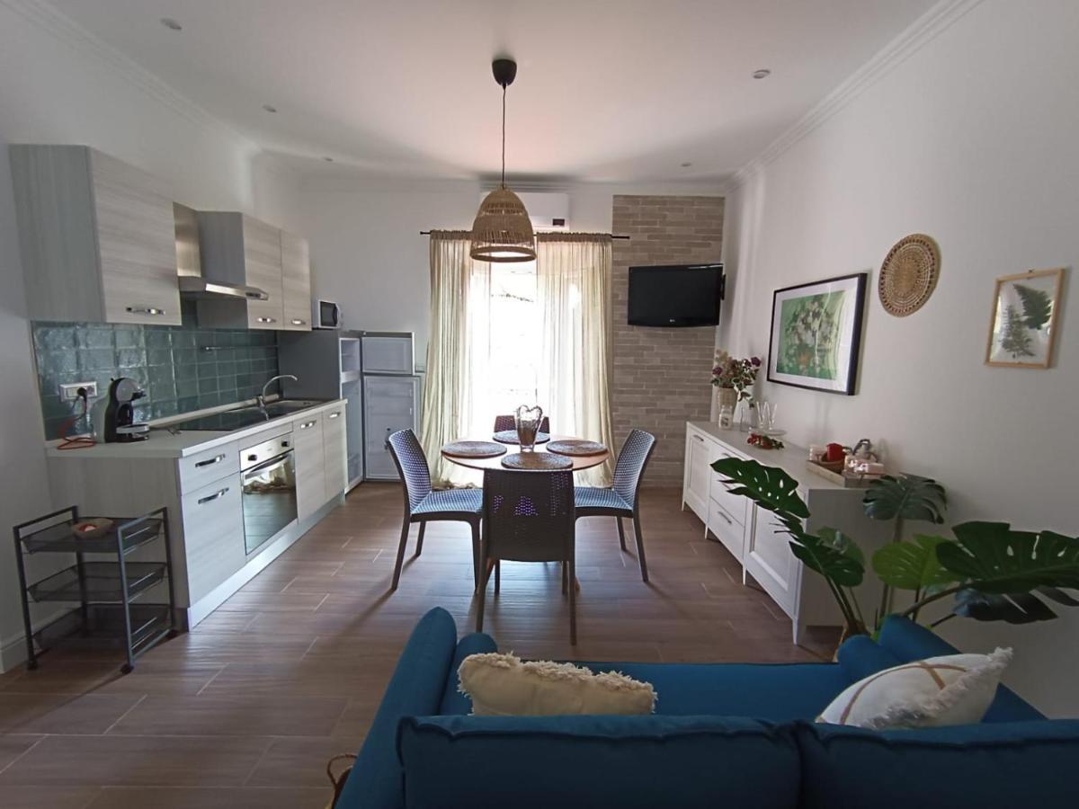 Casa Rosamari - Su Lago Di Posta Fibreno, Appartamento Con Camino المظهر الخارجي الصورة