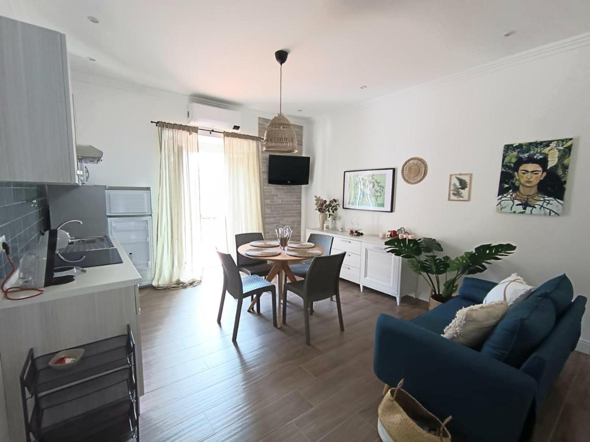 Casa Rosamari - Su Lago Di Posta Fibreno, Appartamento Con Camino المظهر الخارجي الصورة